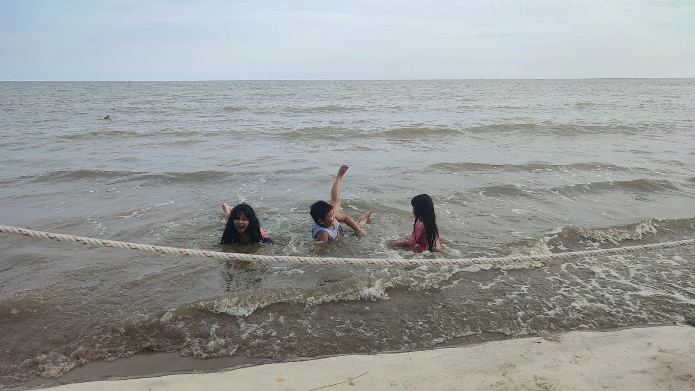 Pantai Solok Api